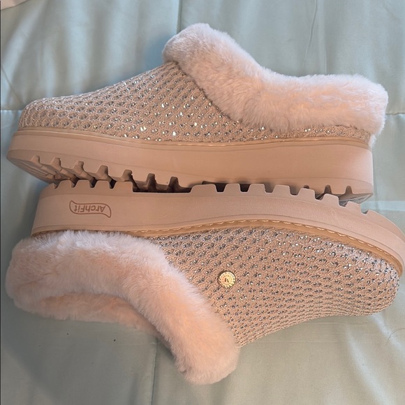 Skechers Cream Cozy Knit Slippers with rhinestone sparkles on top. - Picture 3 of 7